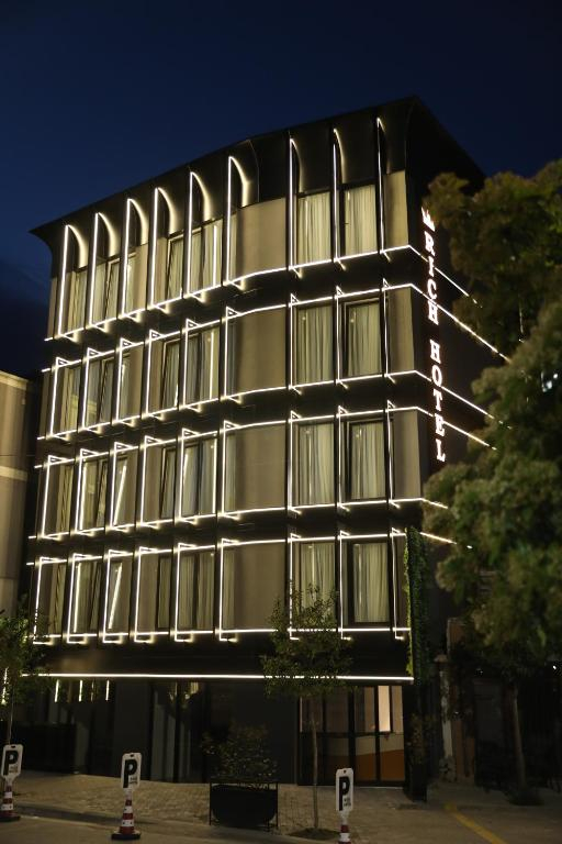 Rich Hotel