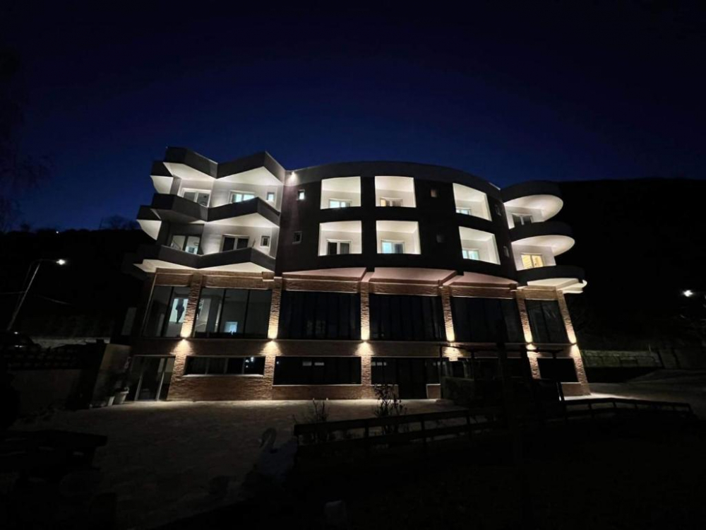 Hotel Demoli
