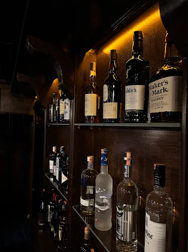 Chaplin bar