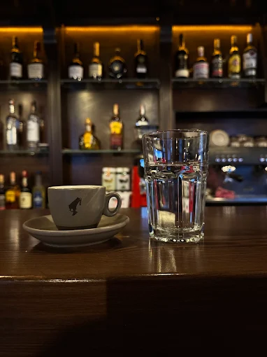 Chaplin bar