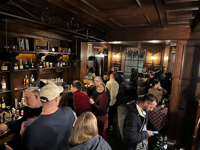 Chaplin bar