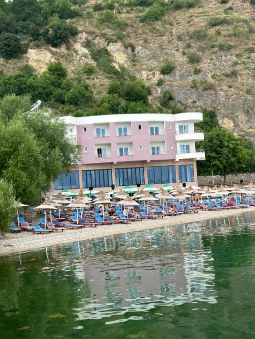 Hotel Demoli