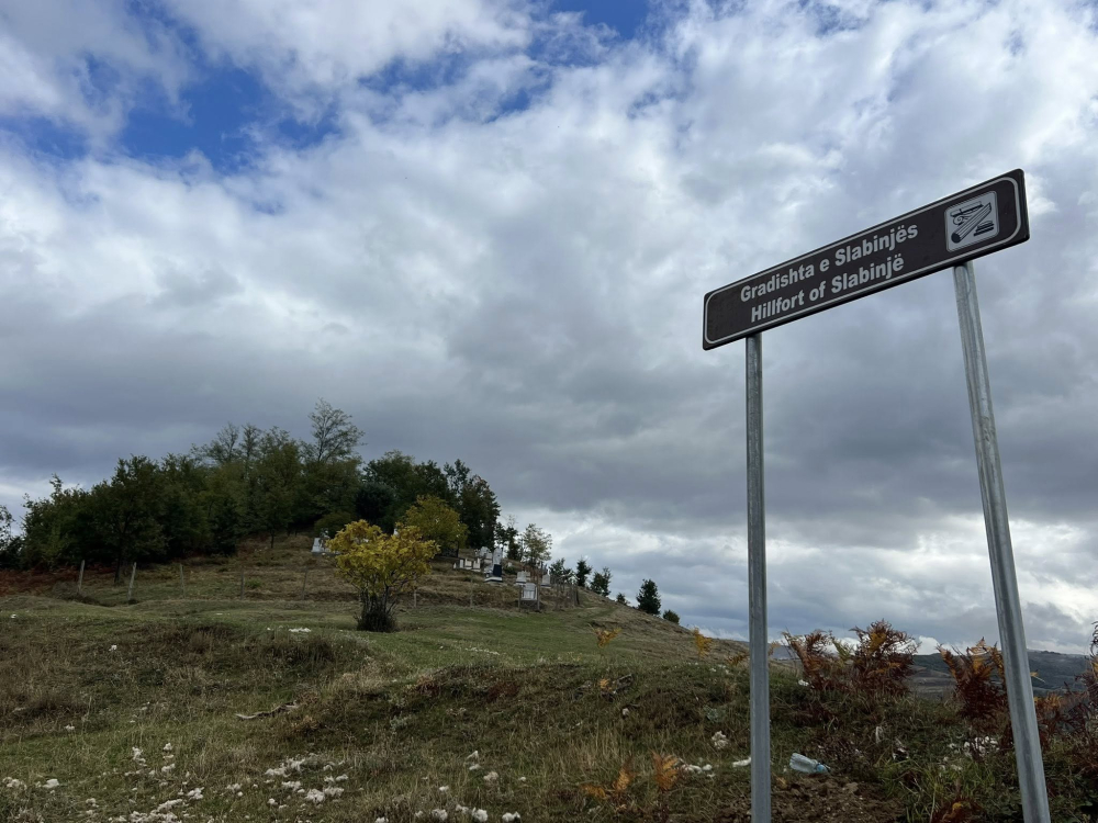 Gradishta në fshatin Slabinjë