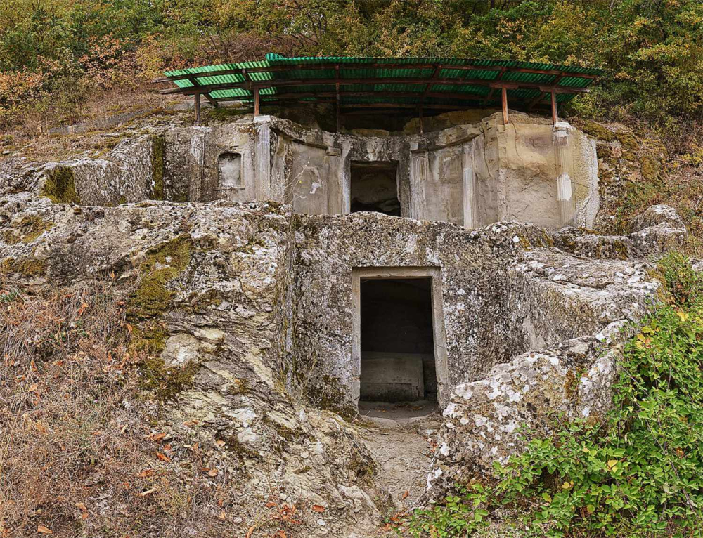 Varret Monumentale në Selcën e Poshtme